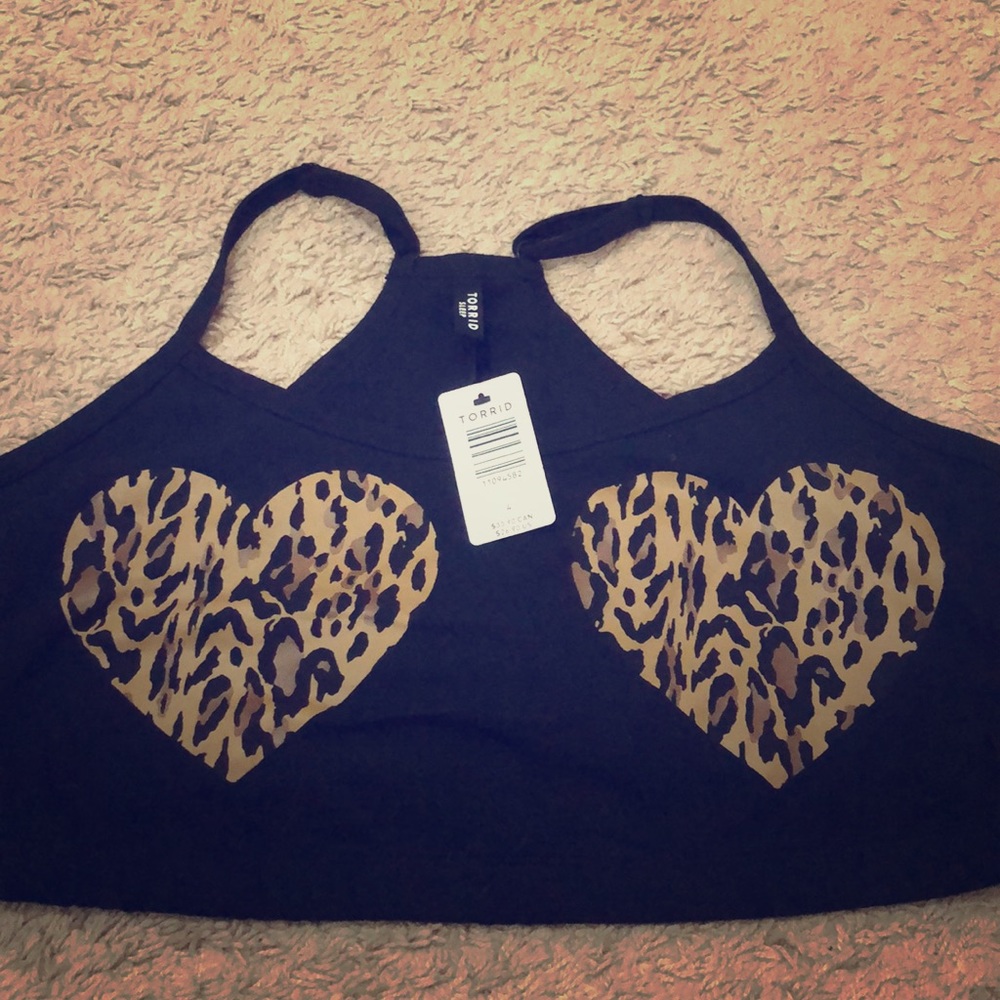 Torrid cheetah heart sports bra size 4 NWT